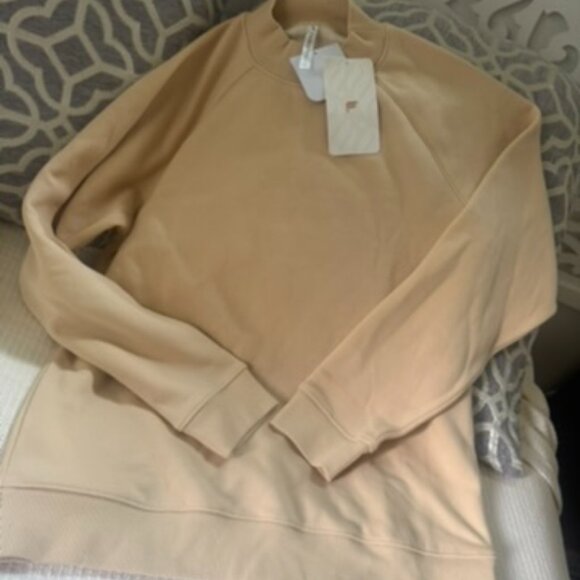 NWT Fabletics Mockneck - Picture 4 of 4